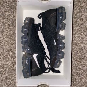 Women’s Nike Air Vapormax Flyknit 2 Black White
